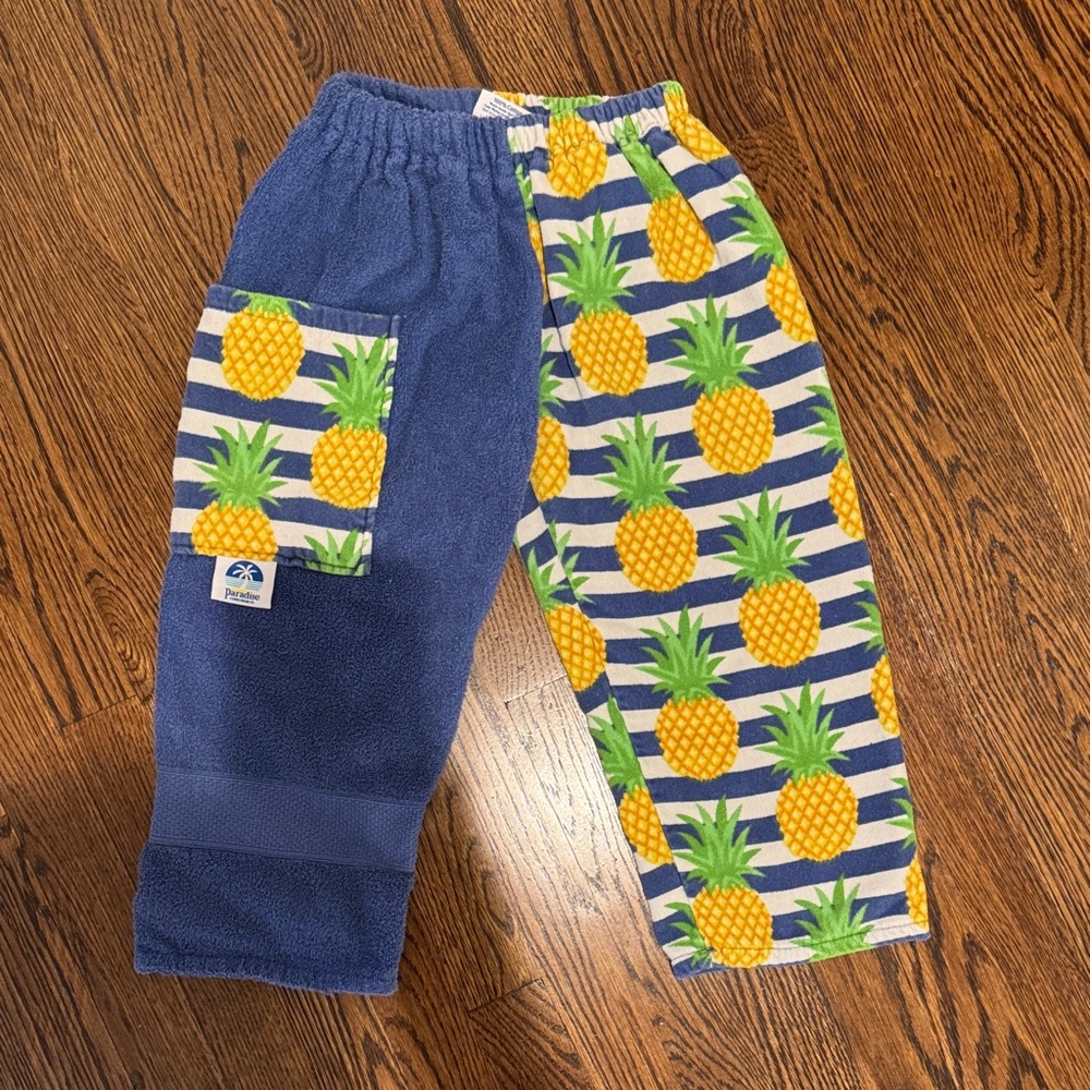 Paradise Towel Wear Pineapple Towel Pants 
Size XXS